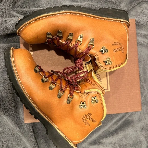 Danner Mountain Pass Horween Rio Hiking Boots EE Like New
